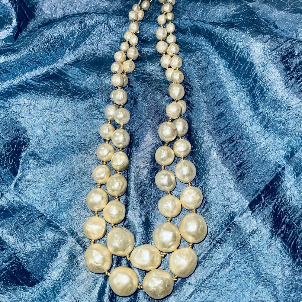 Elegant Gold Pearl Necklace
